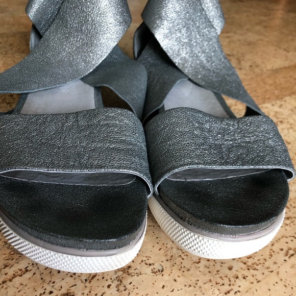 EILEEN FISHER 'Sport Plateau Sandals' Metallic Pewter Size 7 - Picture 4 of 8